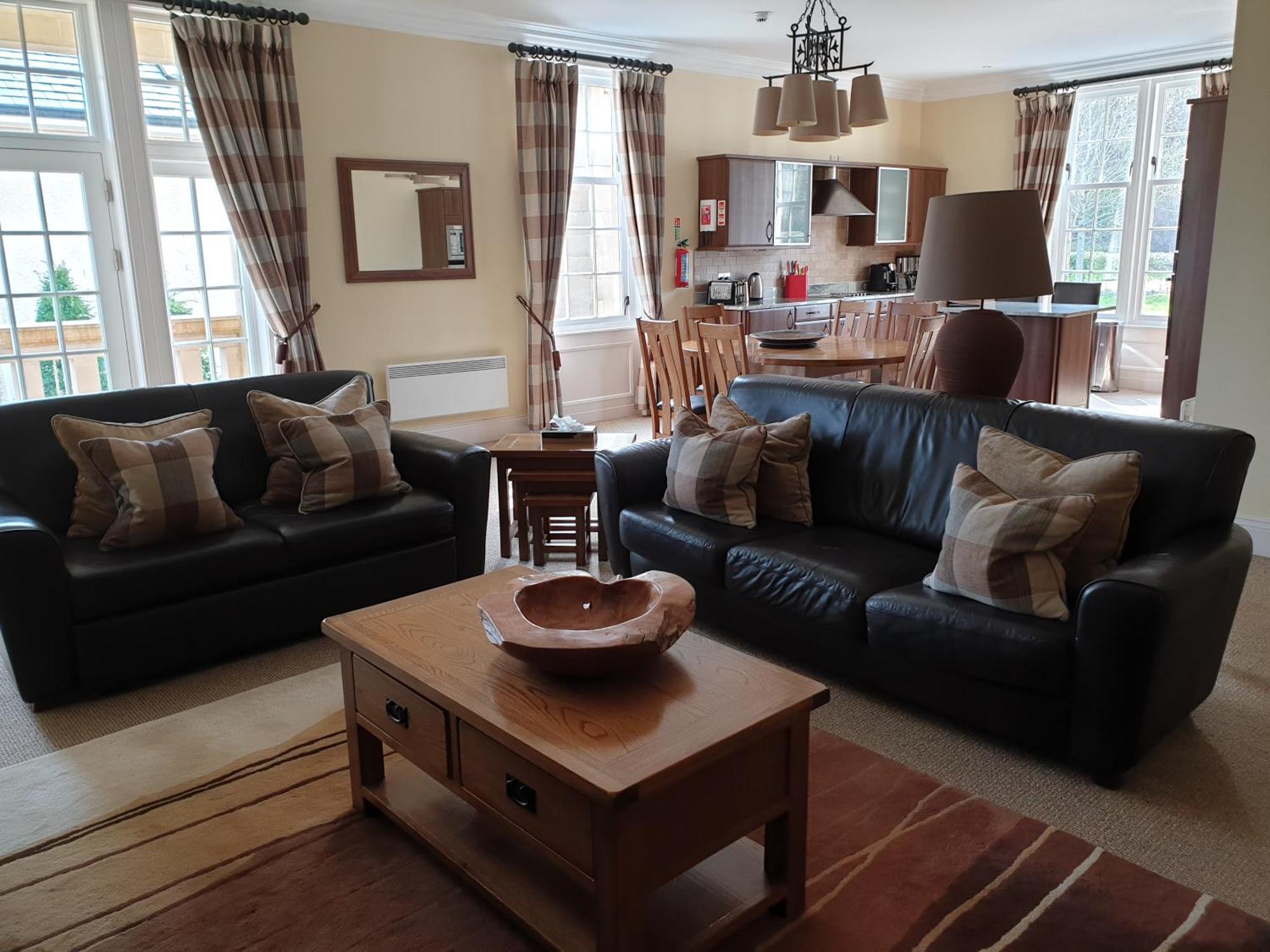 كاميرون هاوس على بحيرة لوموند الإكسندرية المظهر الخارجي الصورة The interior of a typical apartment at the hotel